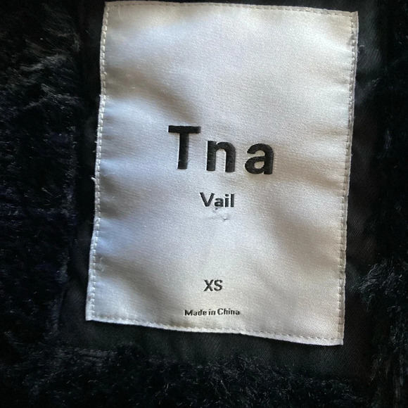 TNA Vail Aritzia Black hooded short Down merino wool parka Sz XS - Picture 8 of 11